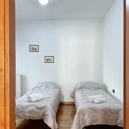 Parisi Centro Storico Apartment *