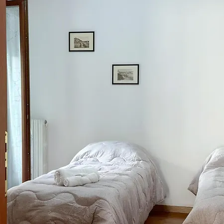 Parisi Centro Storico Apartment