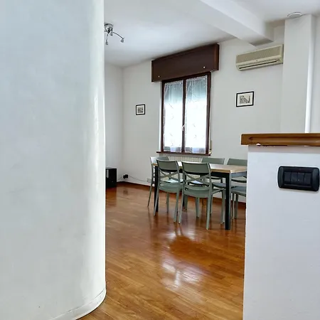 Parisi Centro Storico Apartment *